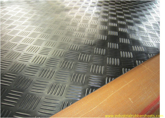Strato di gomma industriale impermeabile per la stuoia, strato di gomma antiscorrimento della pavimentazione