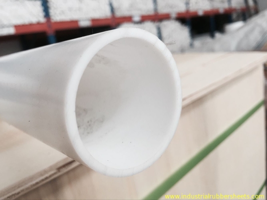 Il bianco industriale del grado ha modellato la superficie regolare PTFE di PTFE del tubo vergine della metropolitana/100%
