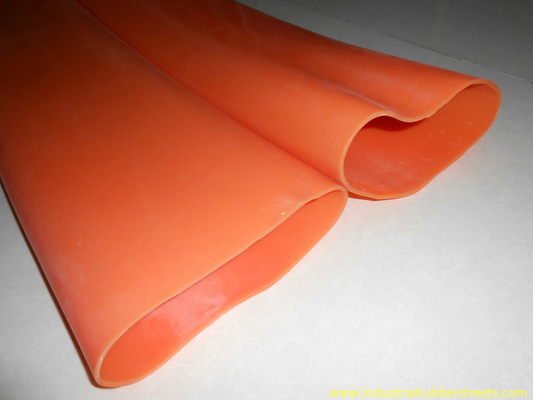 Estrussione del tubo di silicone per corona scintillante Attivazione superficiale ben proporzionata e millipore dopo il trattamento Spessore 3-4 mm