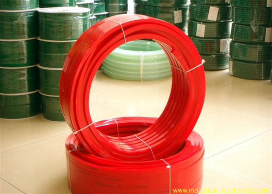 Il poliuretano rosso che coppia la densità del tubo flessibile 1.15-1.25g/Cm3 dell'unità di elaborazione chimica erode resistente