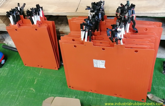 Scaldabagno in gomma di silicone con capacità di riscaldamento ad alta temperatura per automobili a nuova energia 3A1002 2.0 mm x 228.5 mm x 290 mm