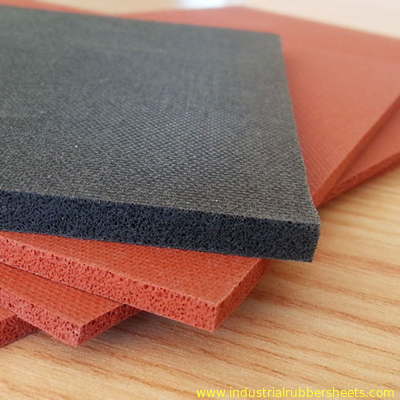 Fogli di spugna di silicone di spessore da 1,5 a 50 mm per isolamento termico da -60°C a 260°C