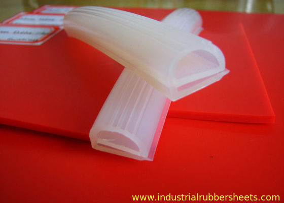 Estrusione di silicone traslucido di grado industriale resistente alle alte temperature per guarnizioni e profili
