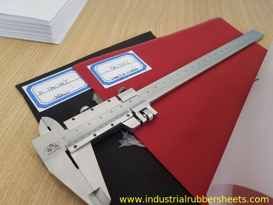 Lastra in gomma siliconica ad alta resistenza alla trazione con ampio intervallo di temperature e proprietà ecocompatibili per uso industriale e medico